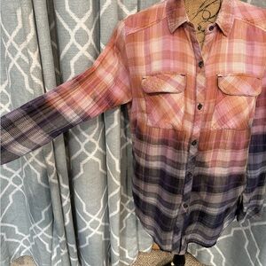 Plaid Button-Up Shirt in Pink and Purple, size M